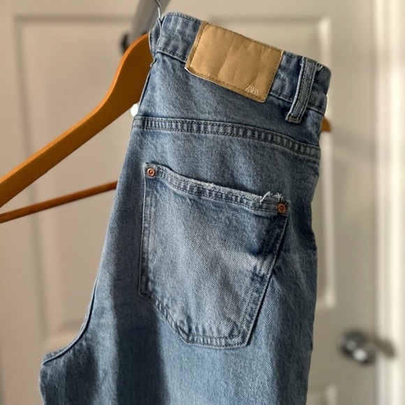 ZARA Mom Jeans - Size 2 - Picture 1 of 3